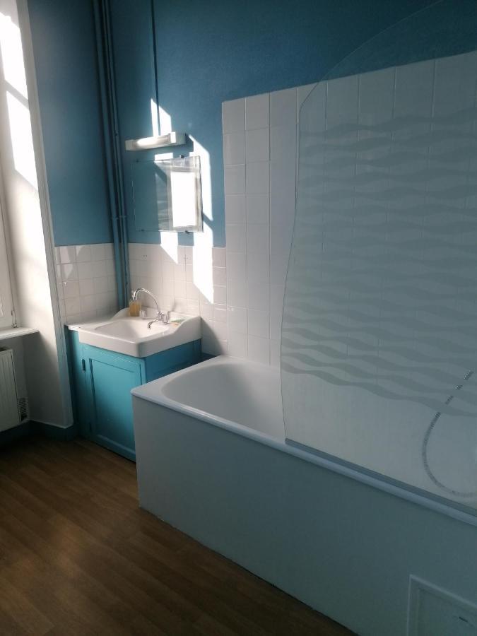 Hostel Logis Des Grands Chapeaux