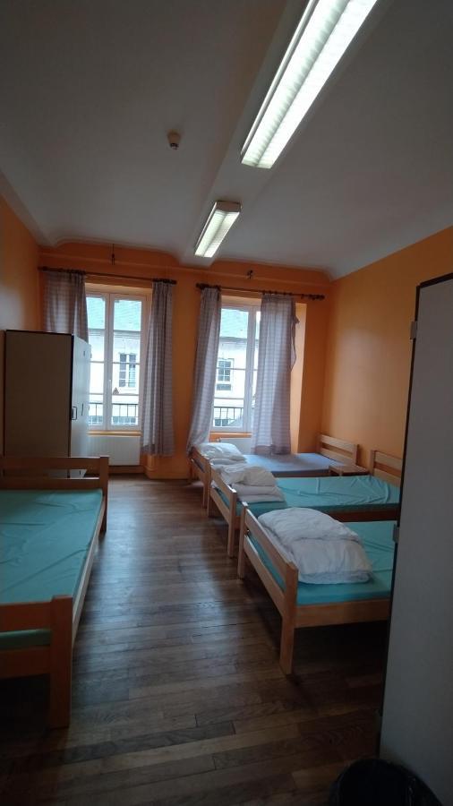 Logis Des Grands Chapeaux Hostel *