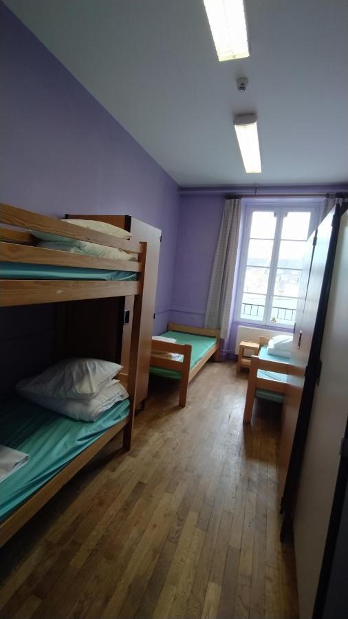 Logis Des Grands Chapeaux Hostel *