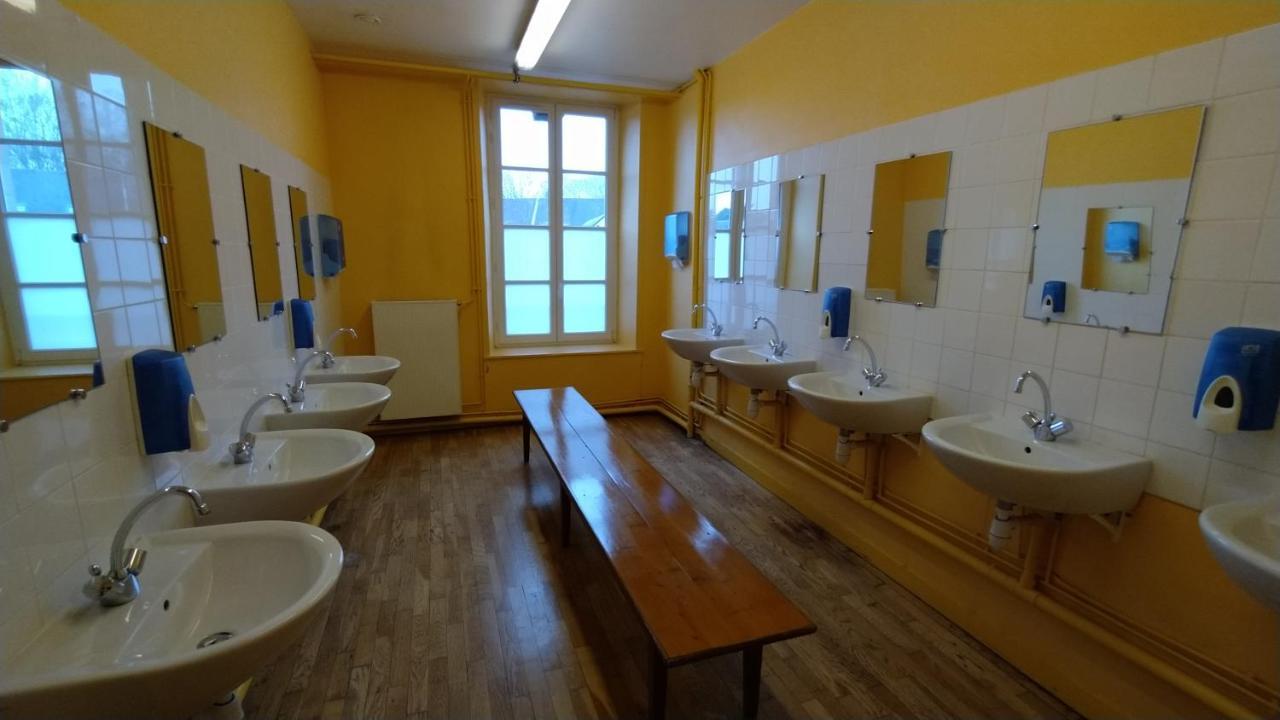 Logis Des Grands Chapeaux Hostel
