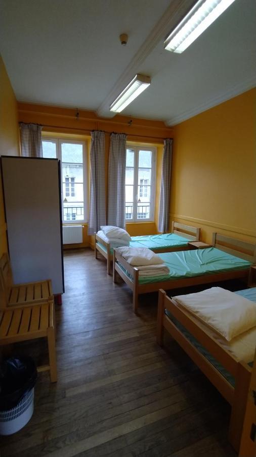 Hostel Logis Des Grands Chapeaux *